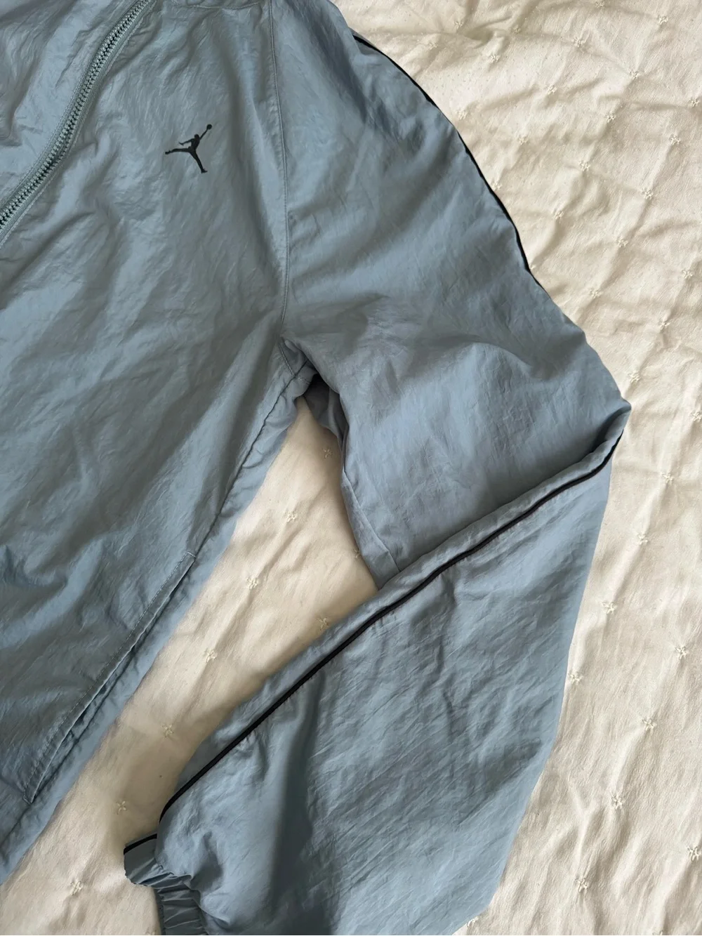 Jordan Sports Men’s Hooded Windbreaker Jacket Grey Small Full Zip Lightweight